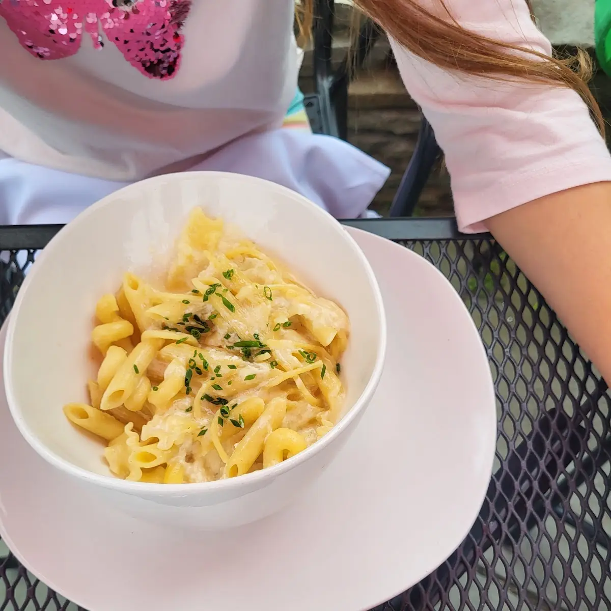 Mac and Cheese, Sage In The Garden