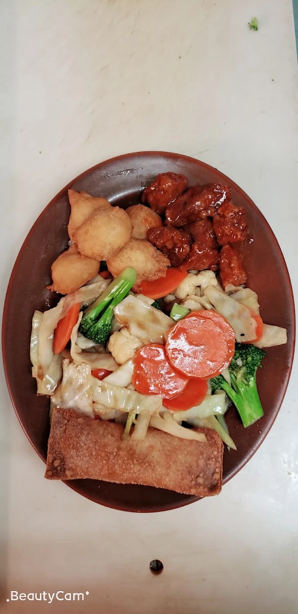 Highlights, Happy Restaurant