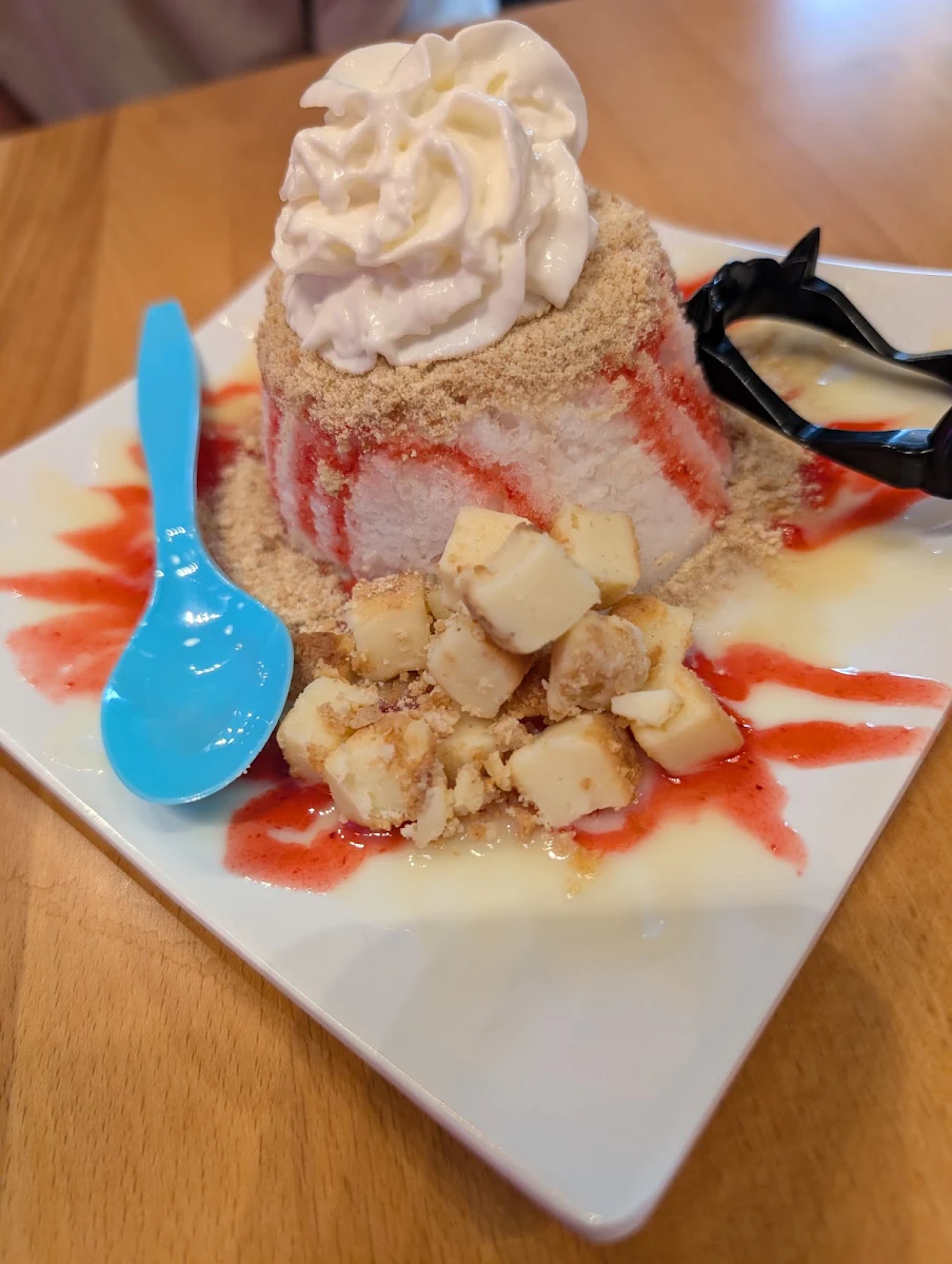 Strawberry Cheesecake Snow Ice