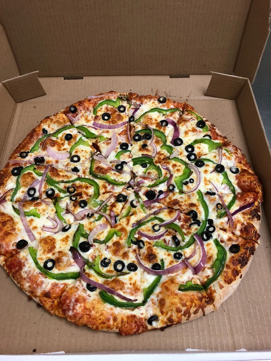 White Sauce Veggie Pizza, Pizzano Pizza & Wings
