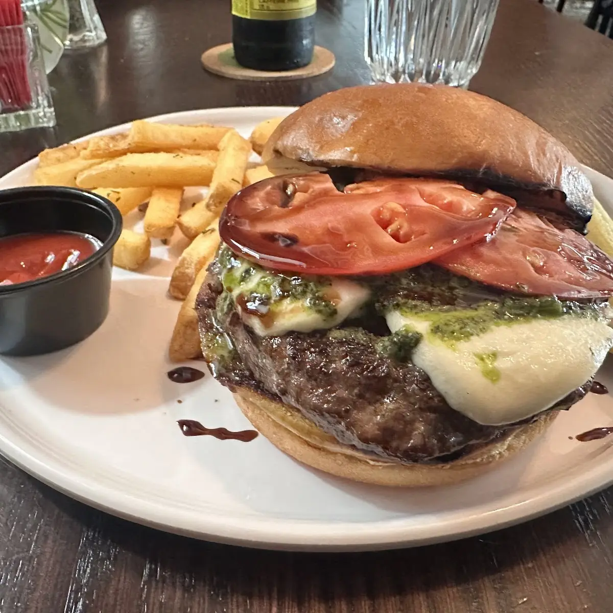 Pesto Mozzarella Burger