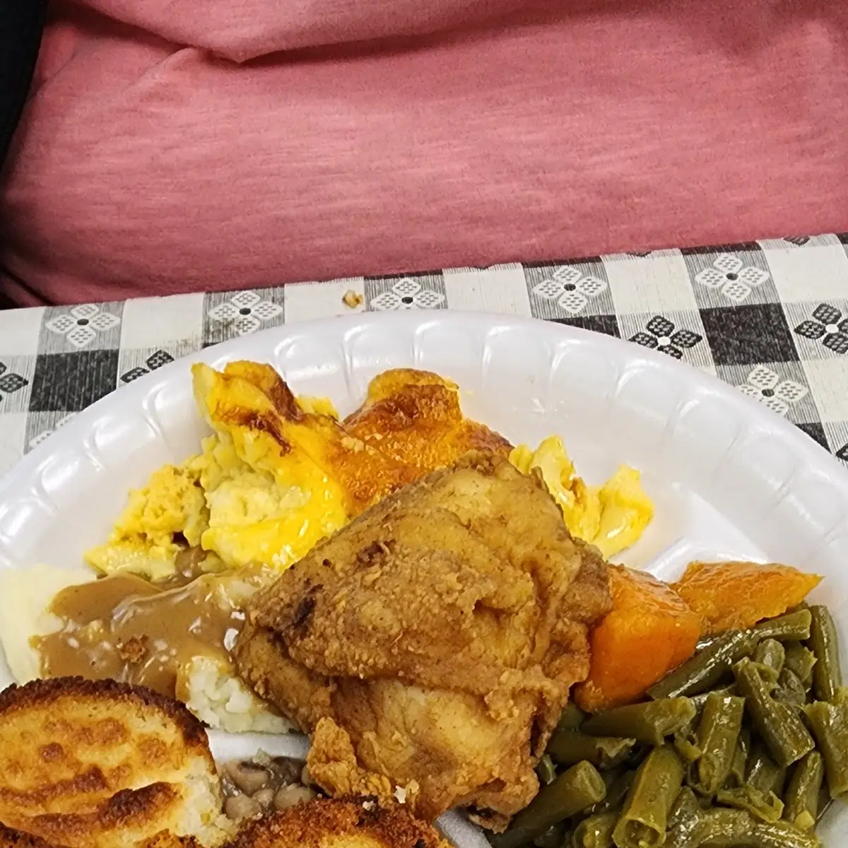 Fried Chicken Corn Bread and Green Beans
