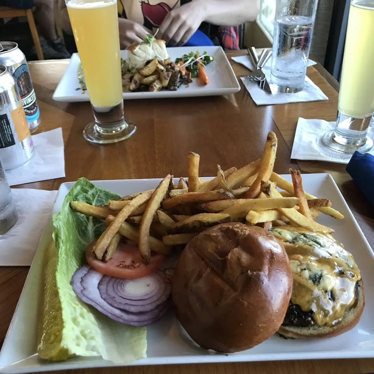 Mews Burger