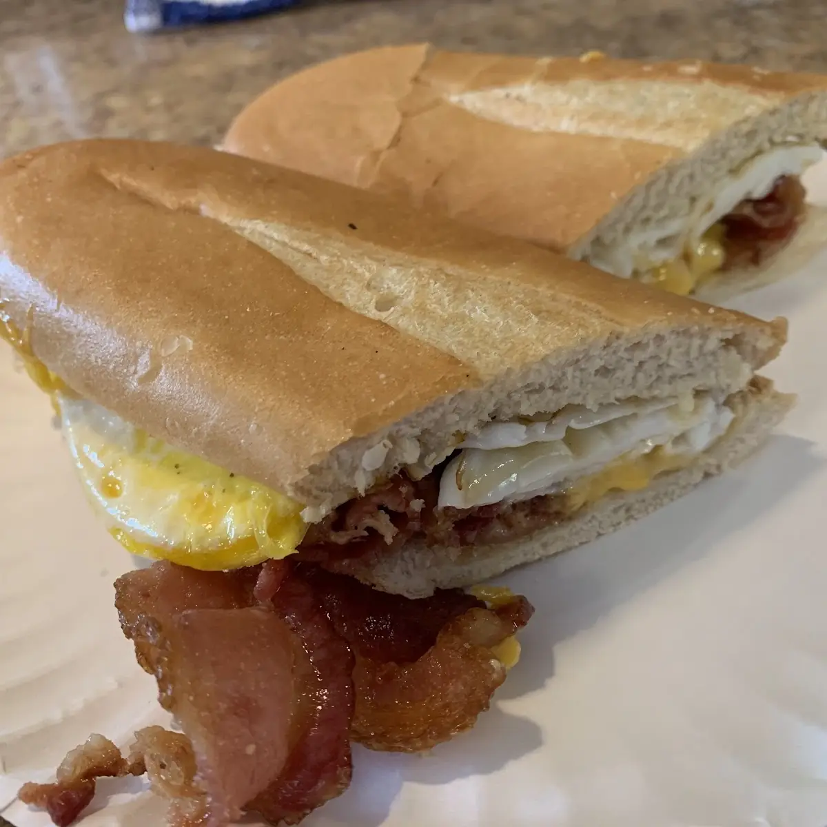 Tocino Huevo Y Queso Bacon Egg and Cheese