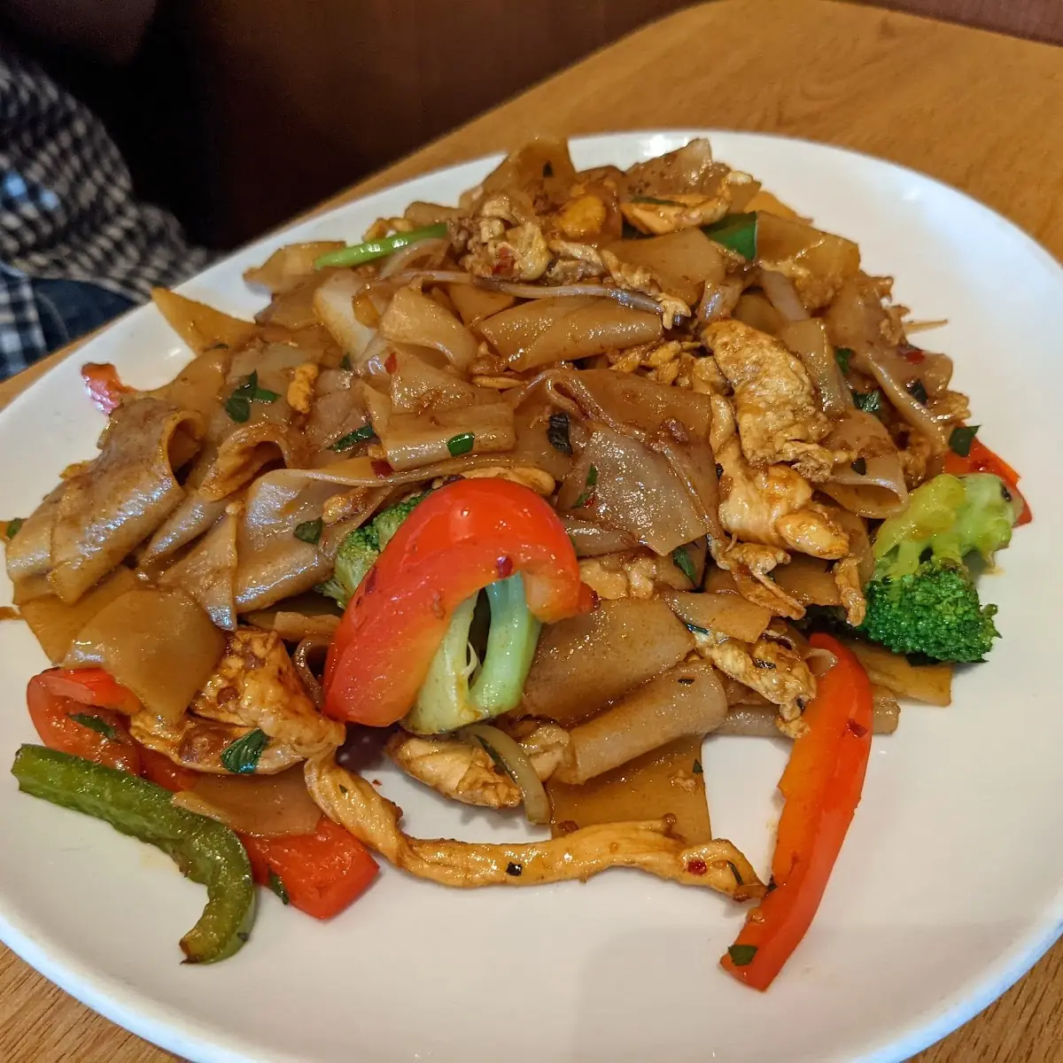 Pad See Eew Chicken