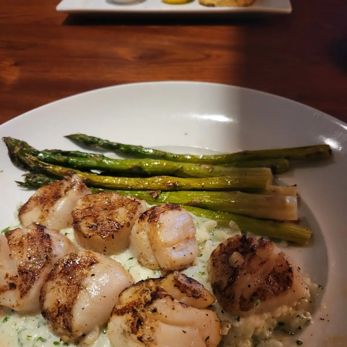 Caramelized Grilled Sea Scallops with Risotto and Green Beans