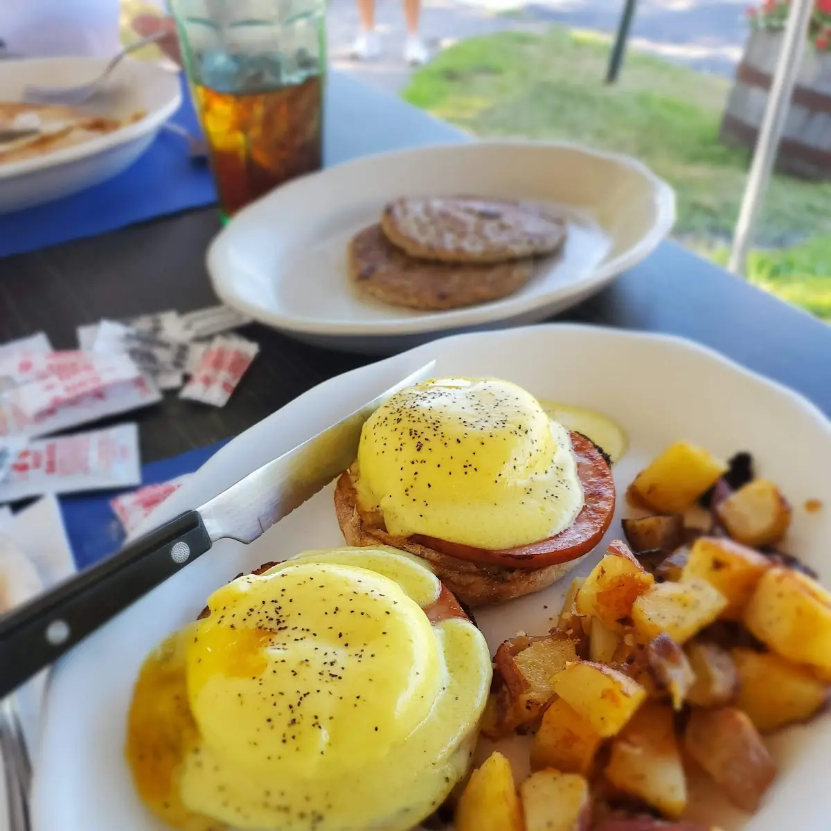 Eggs Benedict