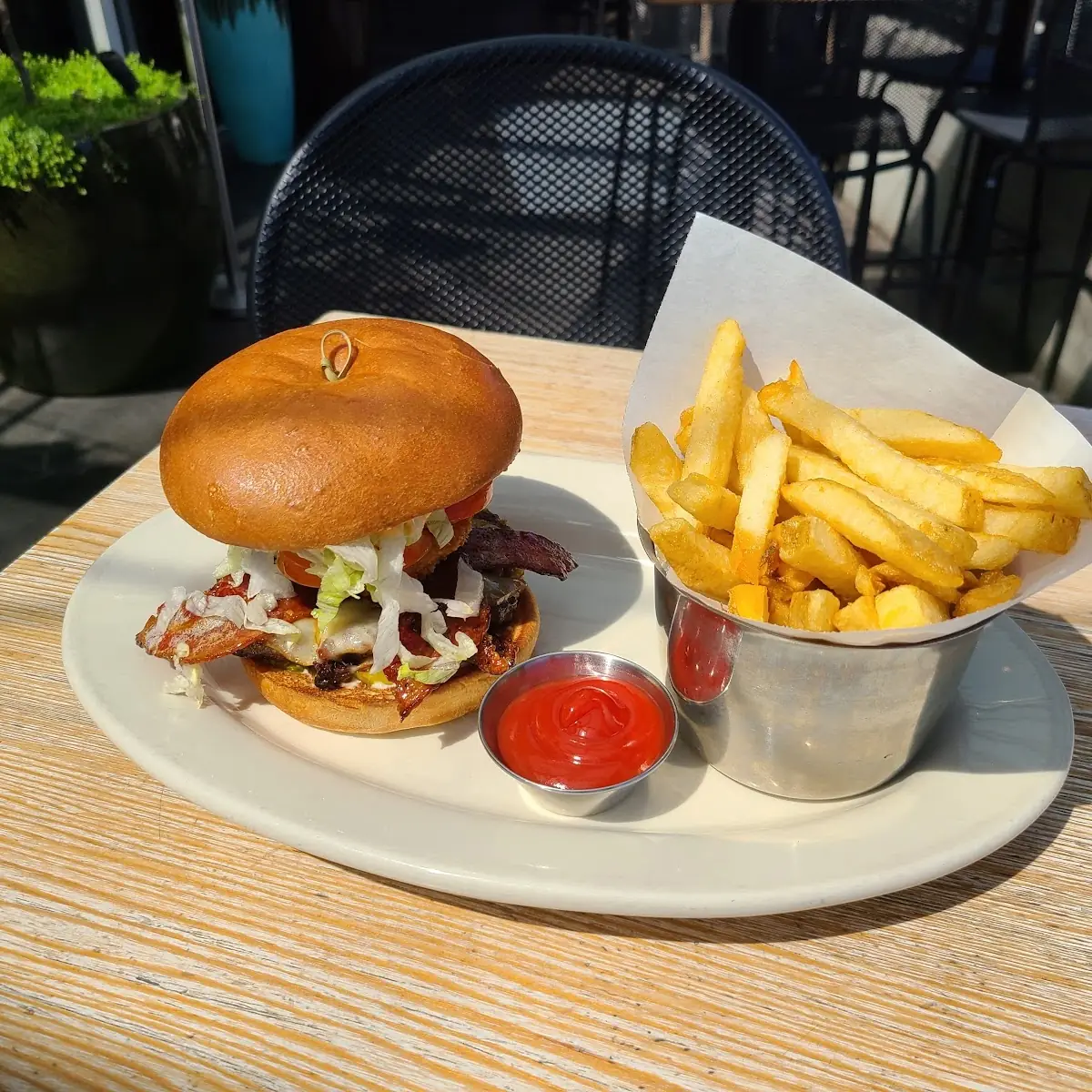 Butchers Block Burger, Browns Socialhouse Mccallum