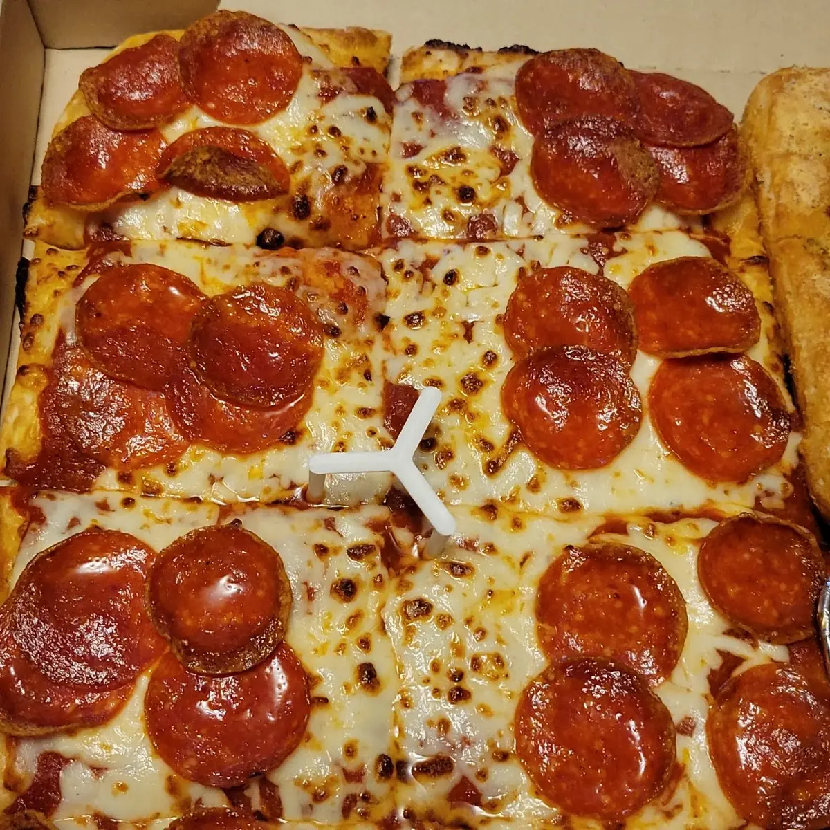 Dinner Box Pepperoni Pizza