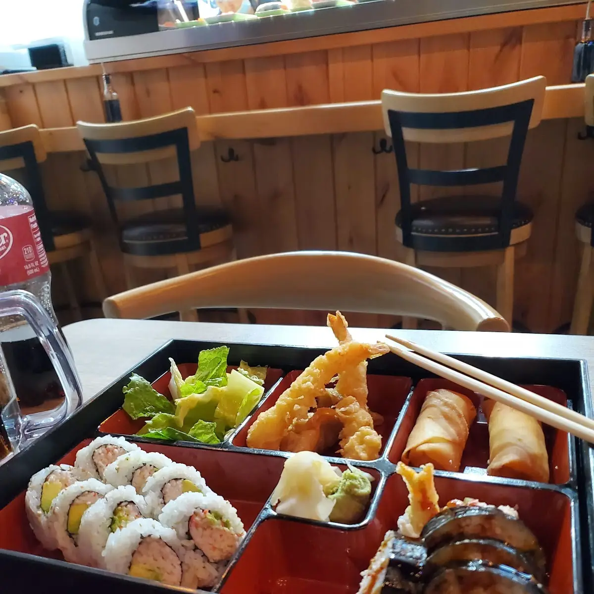 Bento Box w Cali Roll & Tempura