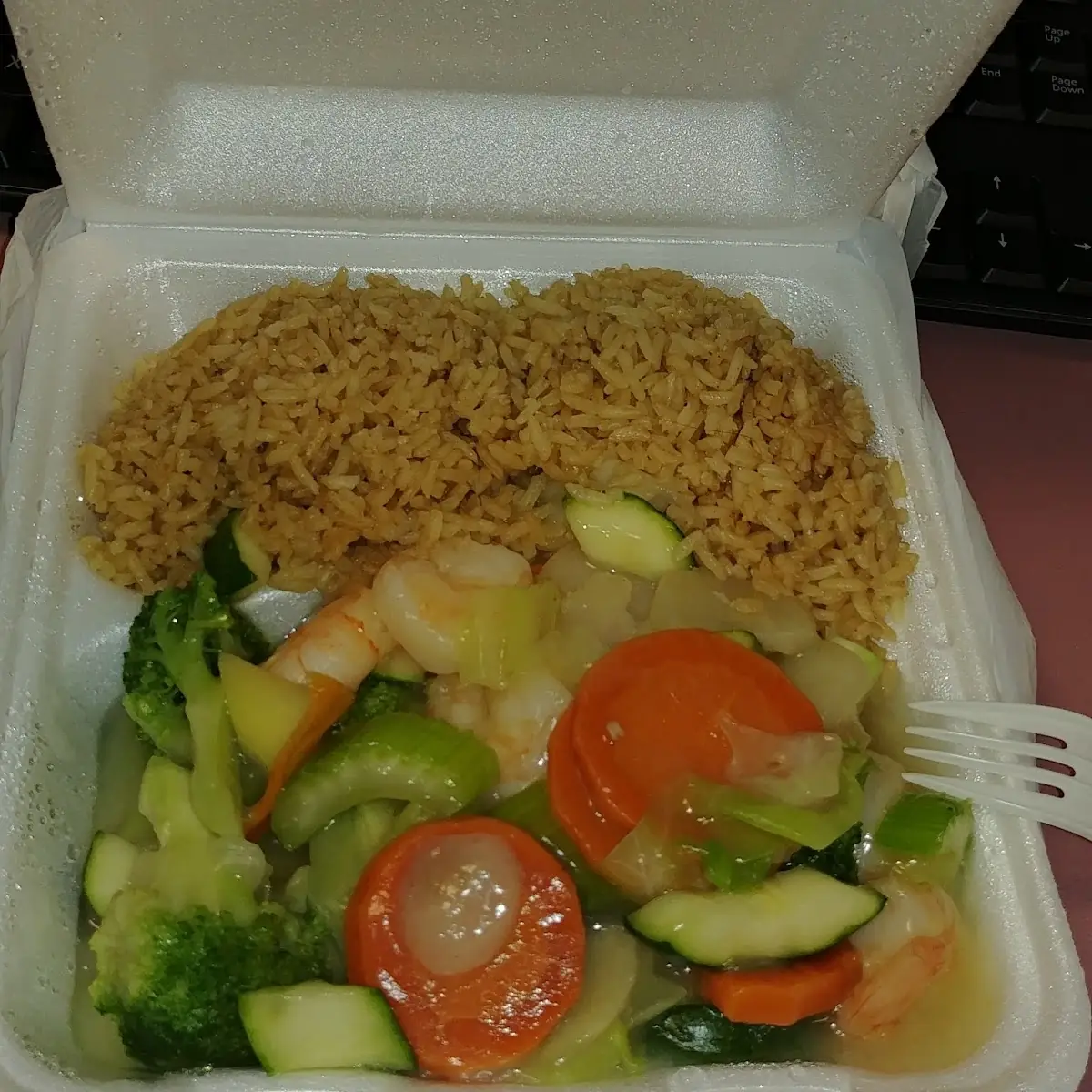 Shrimp with Mixed Vegetables Hair Embedded in Rice