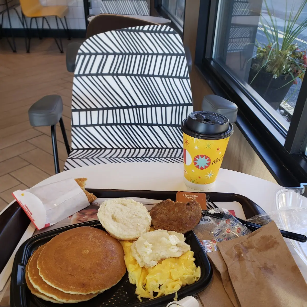 Big Breakfast with Hotcakes
