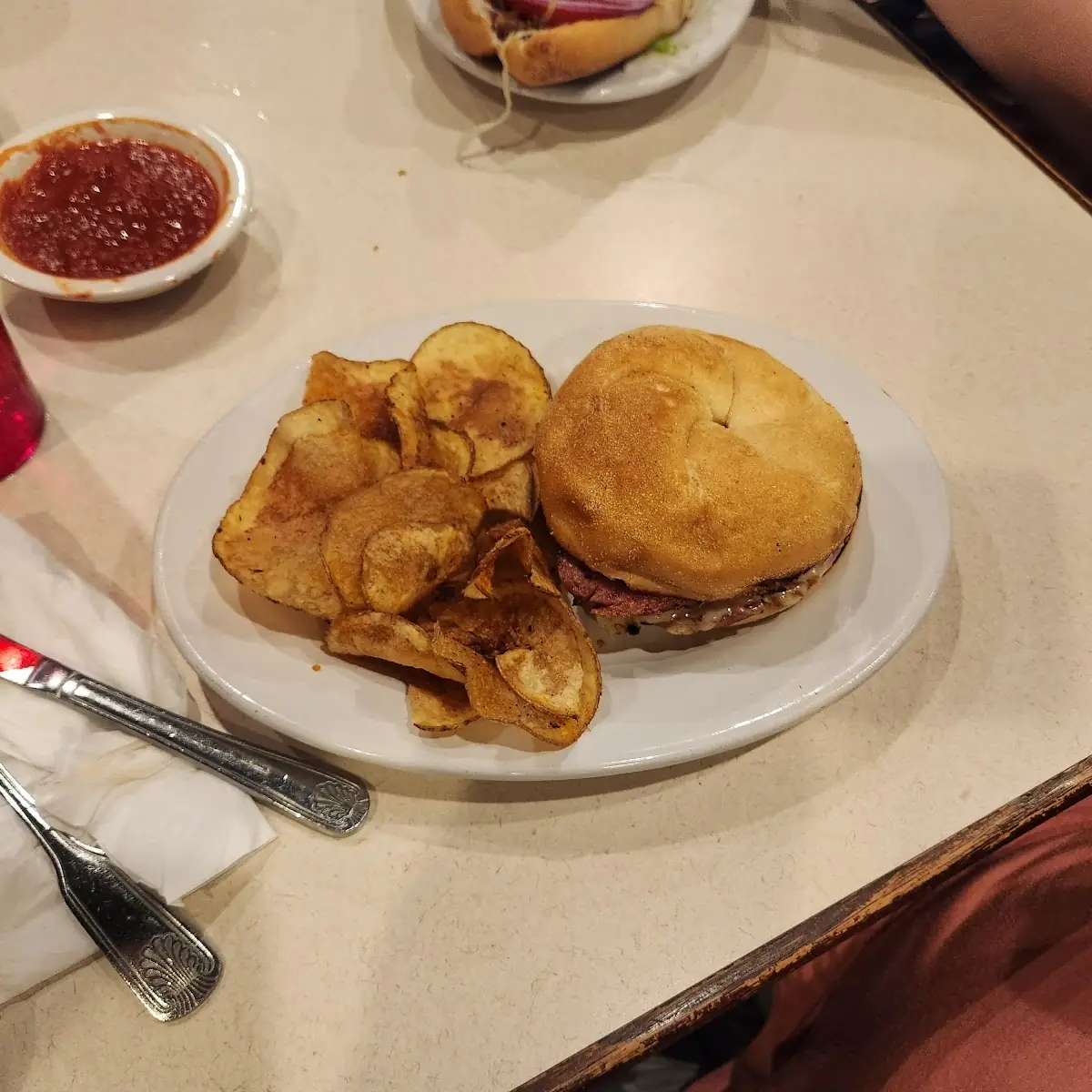 Cheese Burger & Home Made Chips
