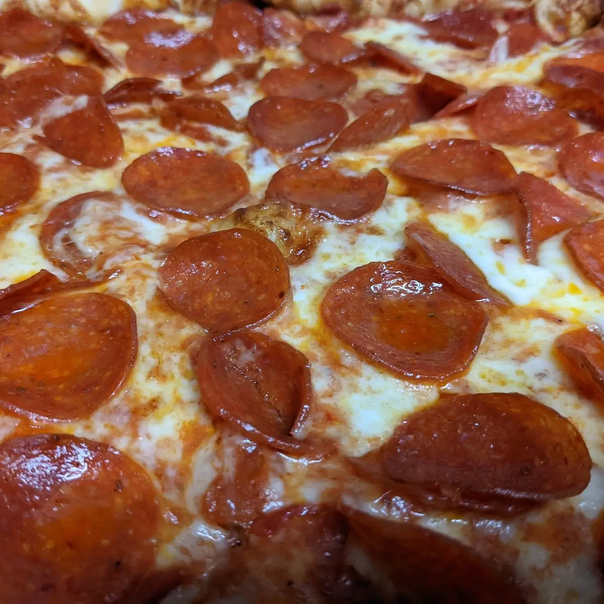 Large Pepperoni Pizza