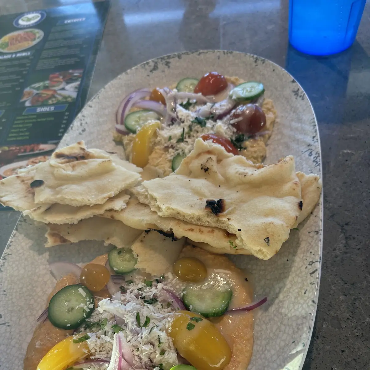 Hummus w Pita Bread