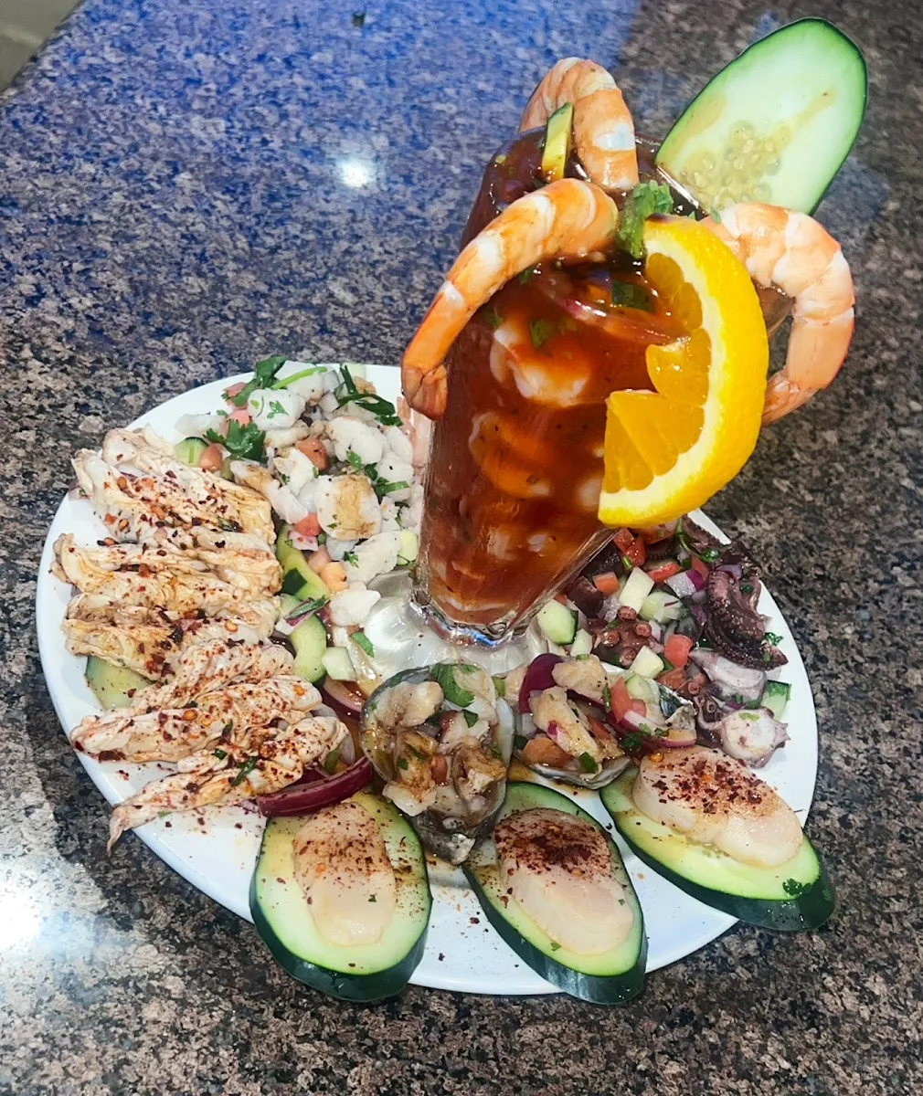Seafood Tower Torre De Mariscos