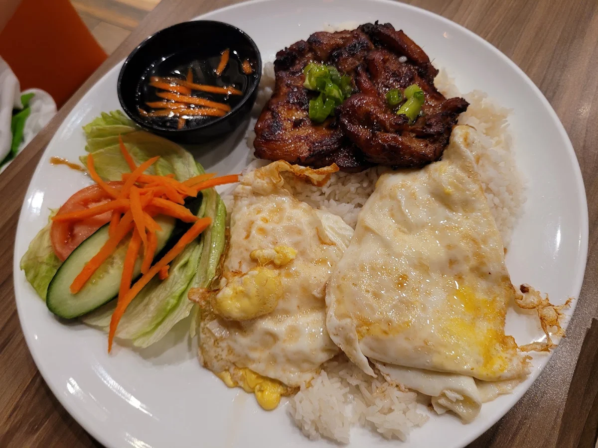 Grilled Chicken with Eggs Rice