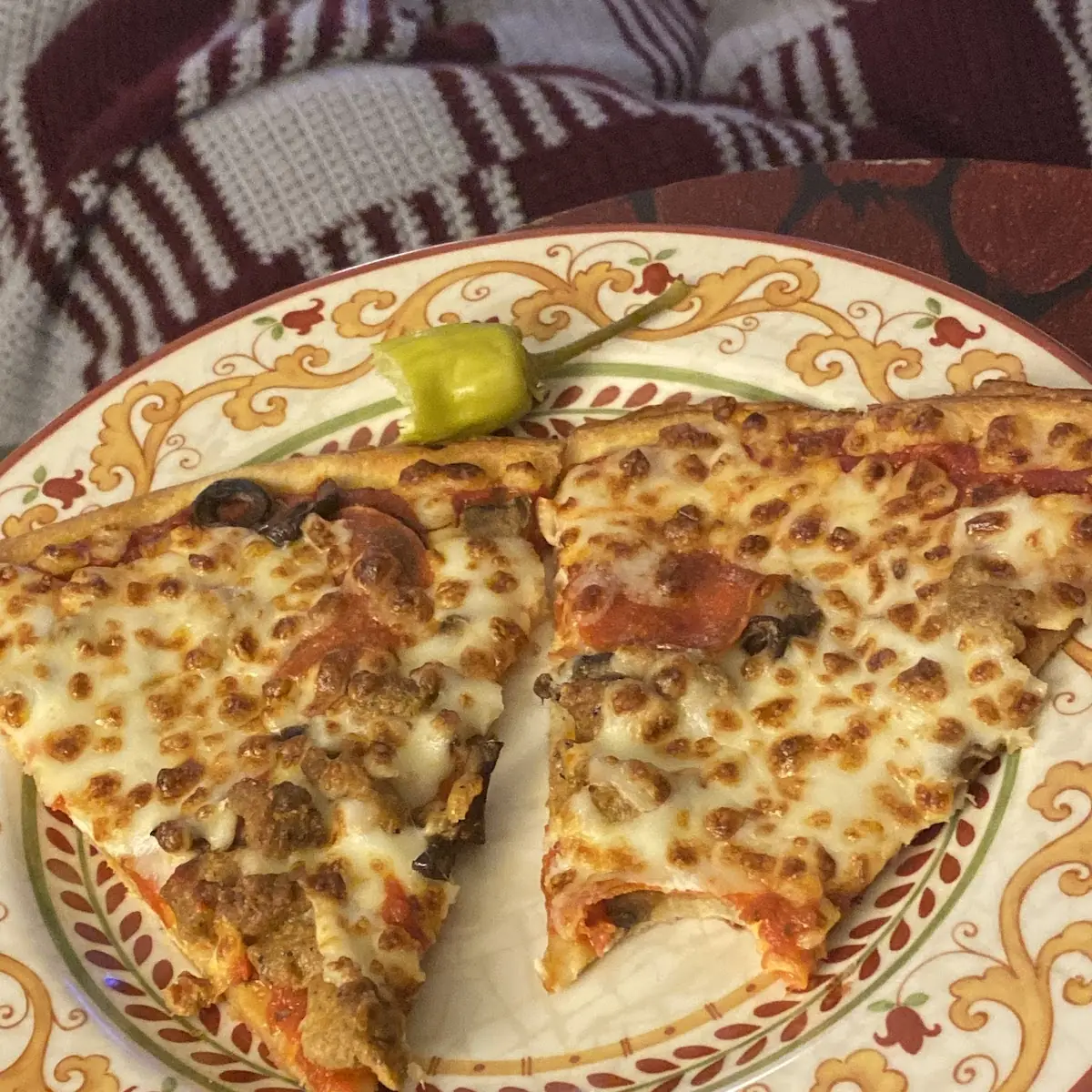 Large Thin Crust Pepperoni Sausage Black Olive Mushtoom Pizza
