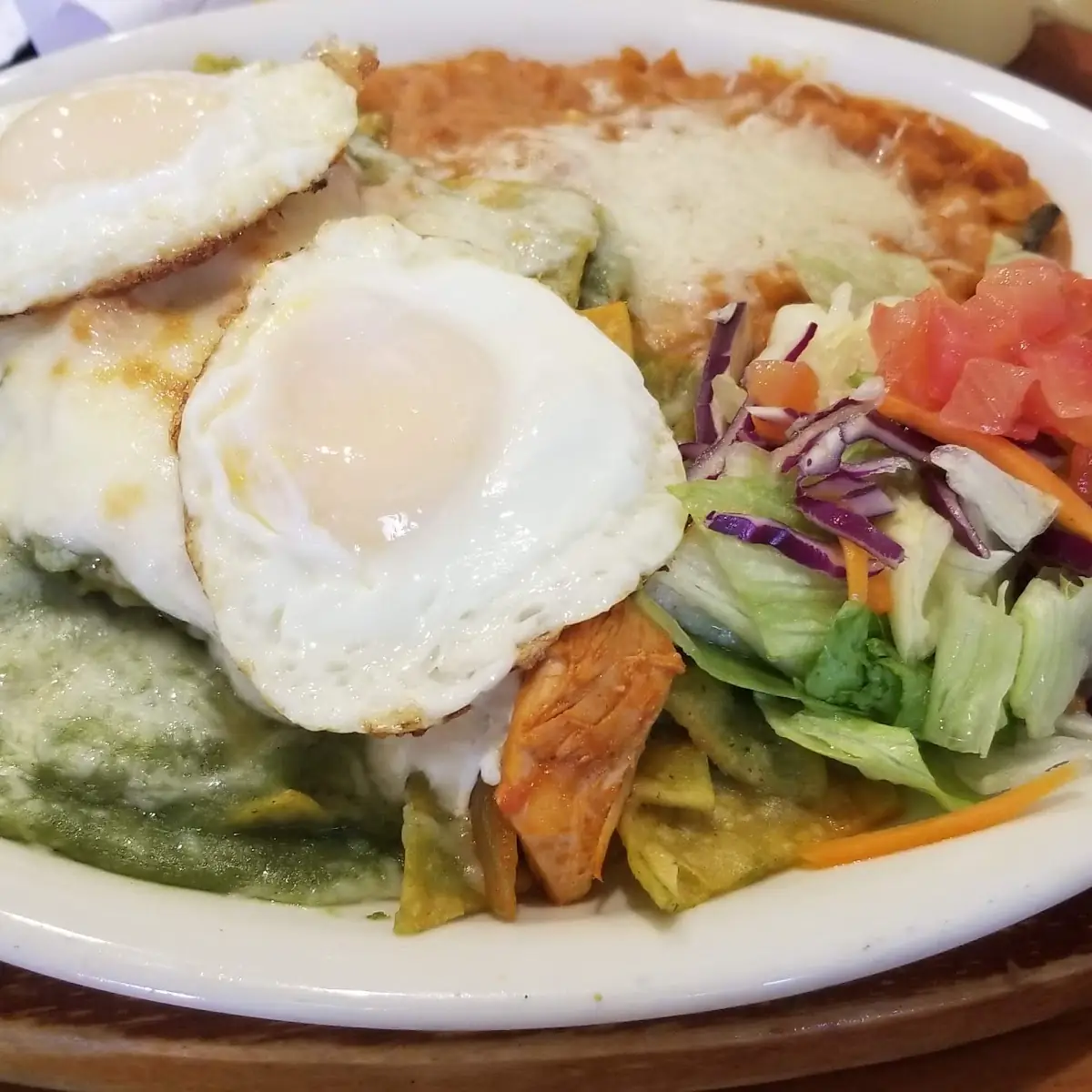 Chilaquiles Verdes Con Ensalada