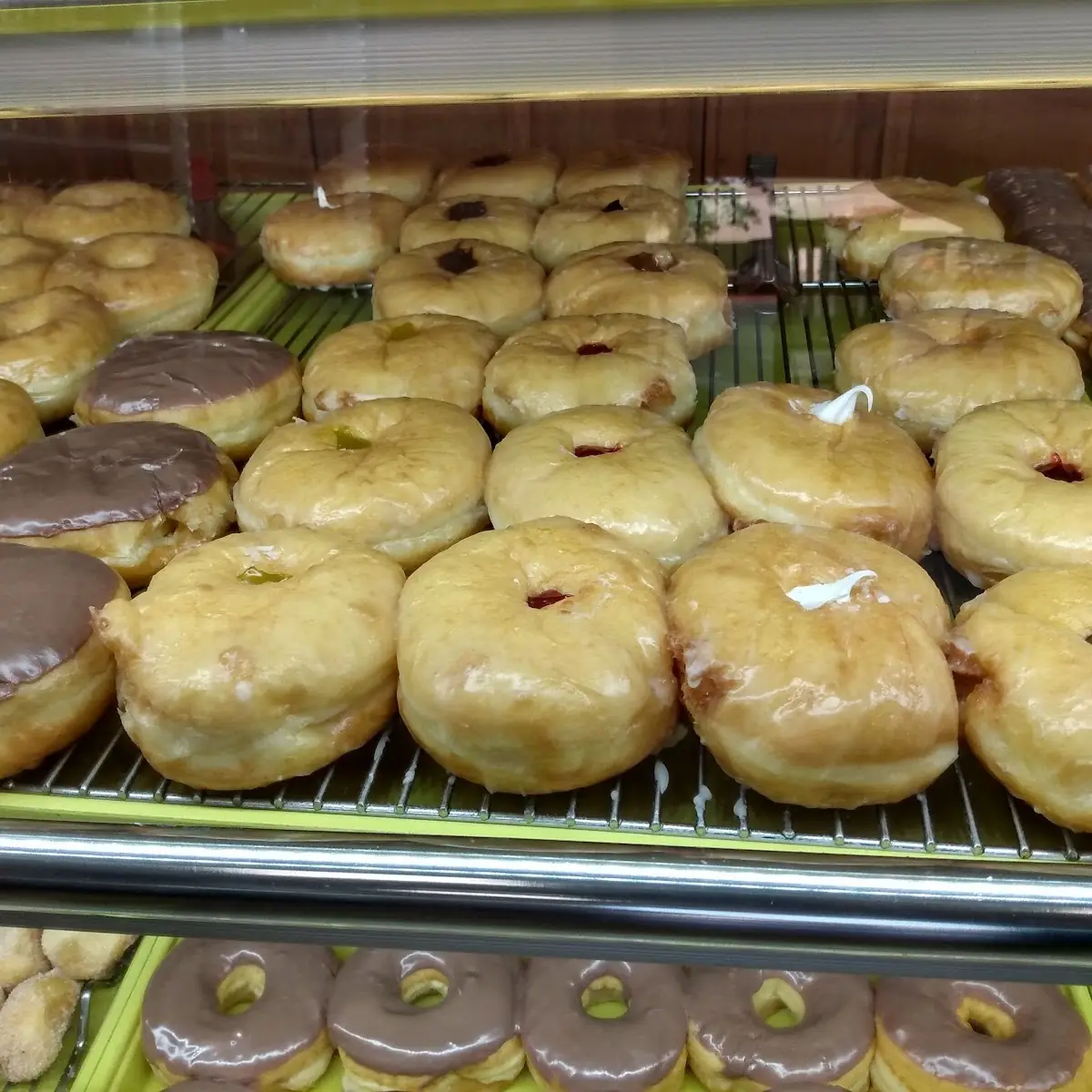 Vanilla White Cream Filled