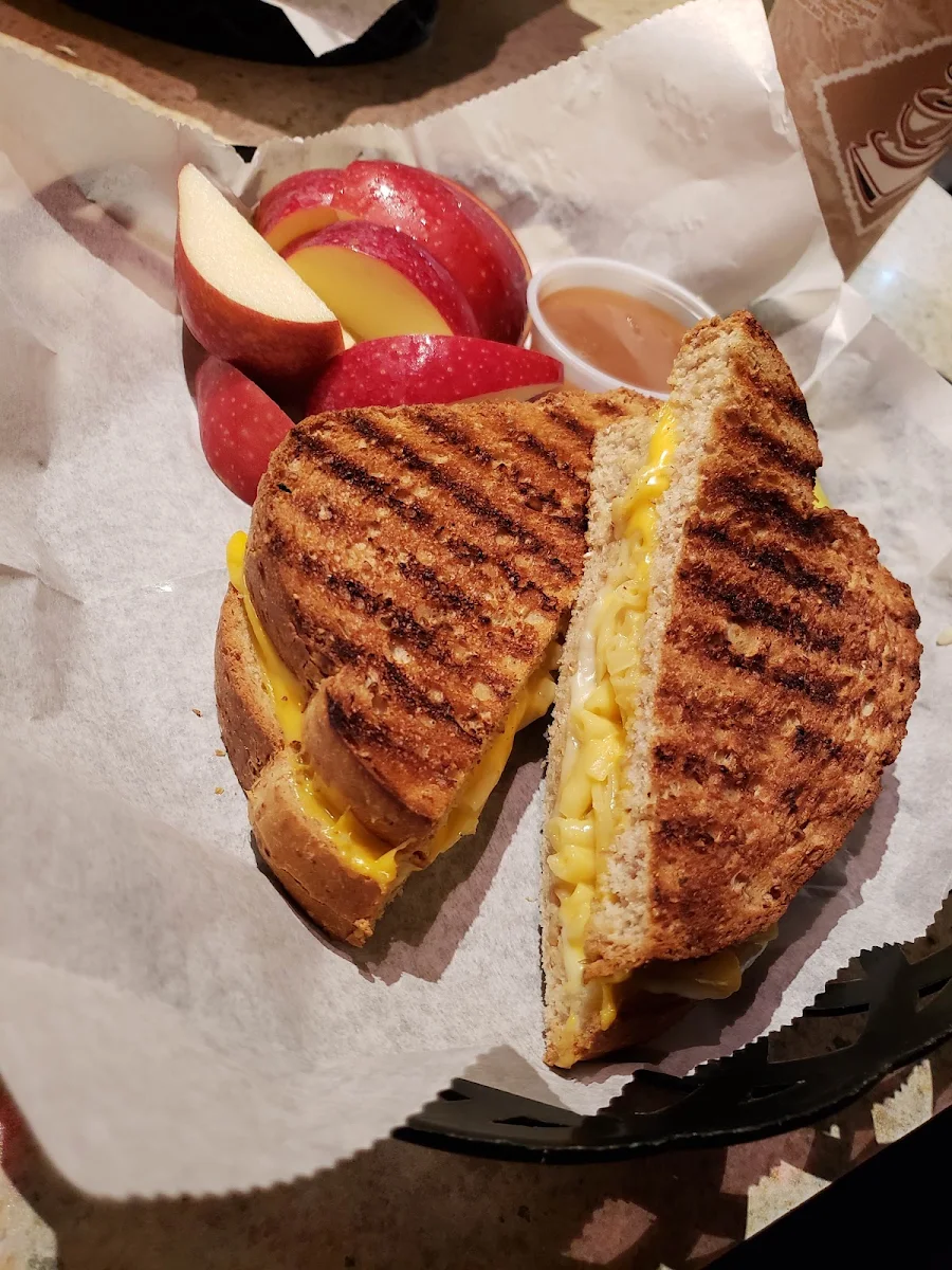 Mac and Cheese Grilled Cheese