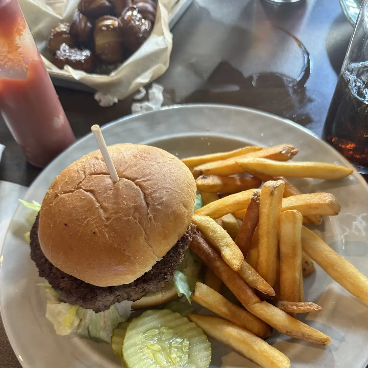Burger with Lettuce Tomato