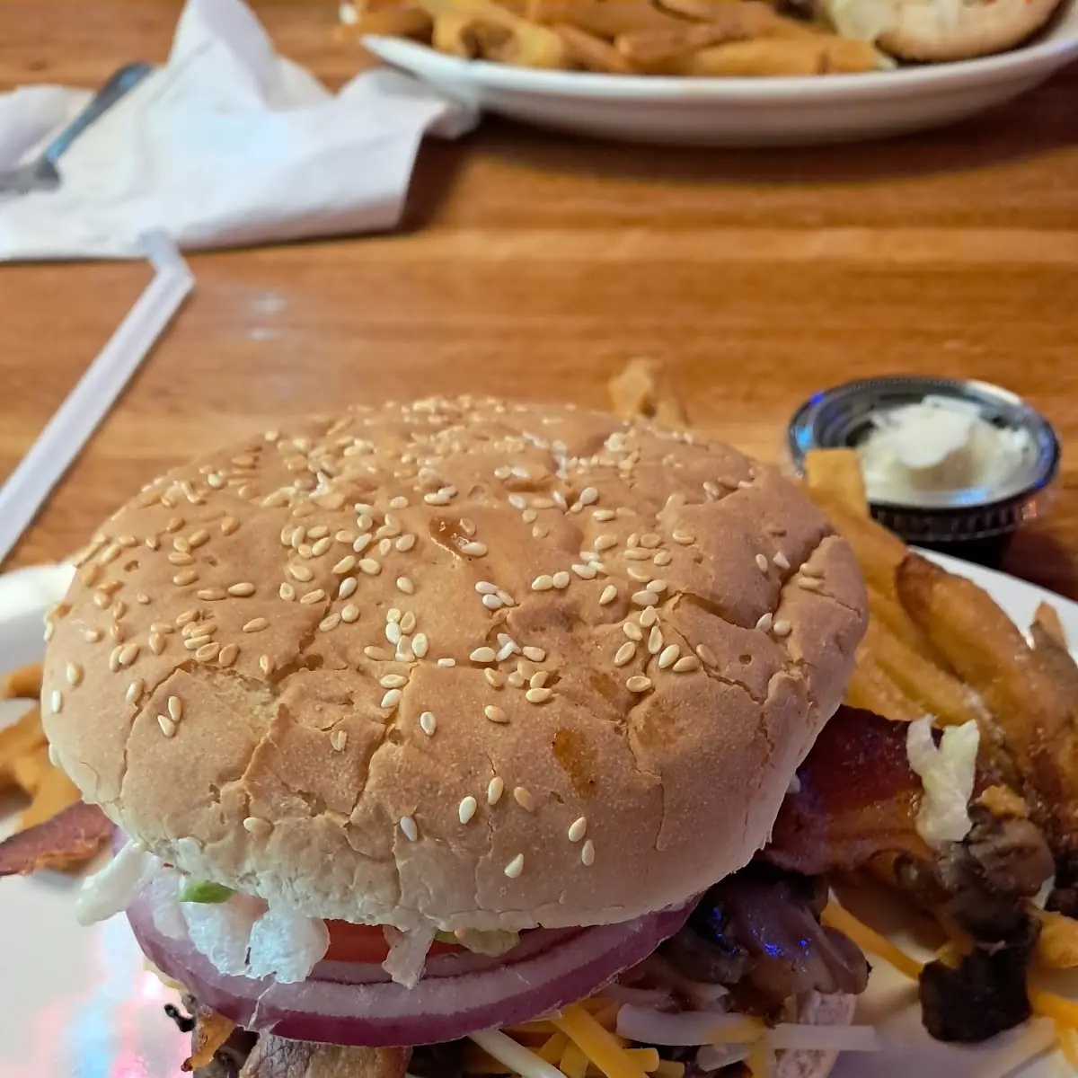 Roadhouse Deluxe Burger