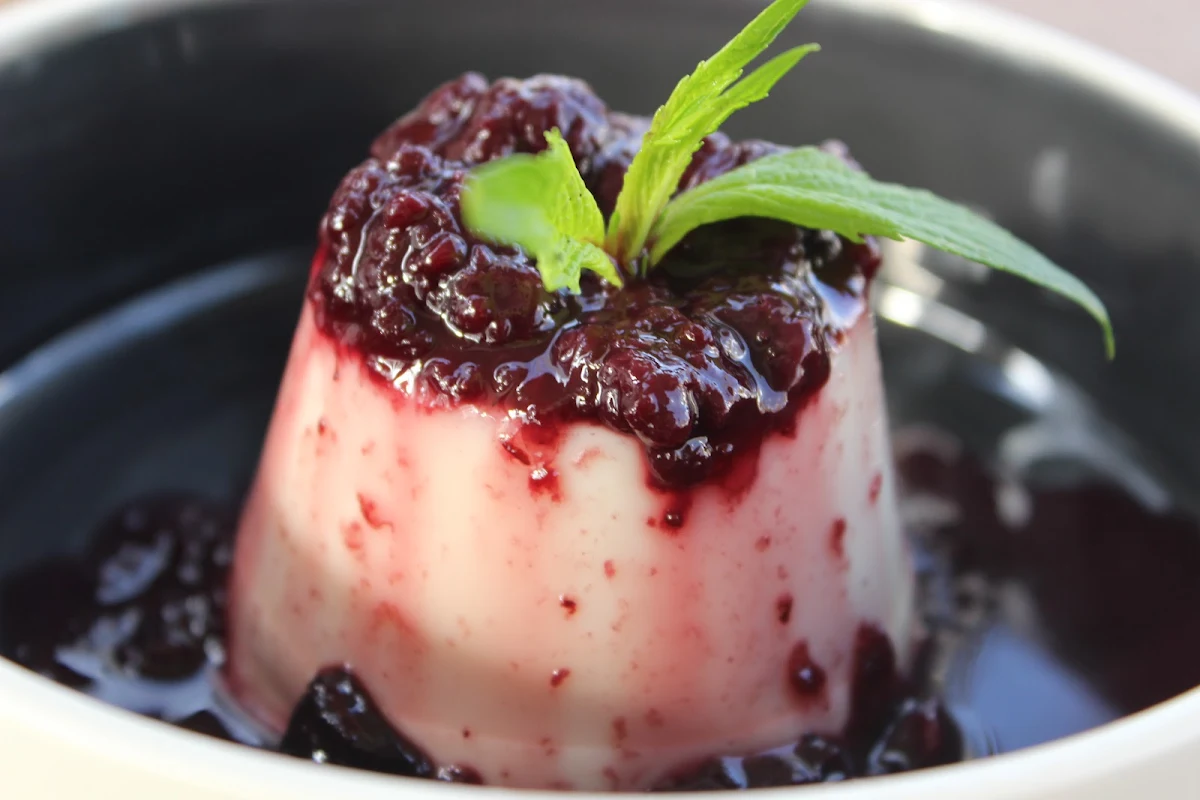 Vanilla Panna Cotta, Laneway Seven