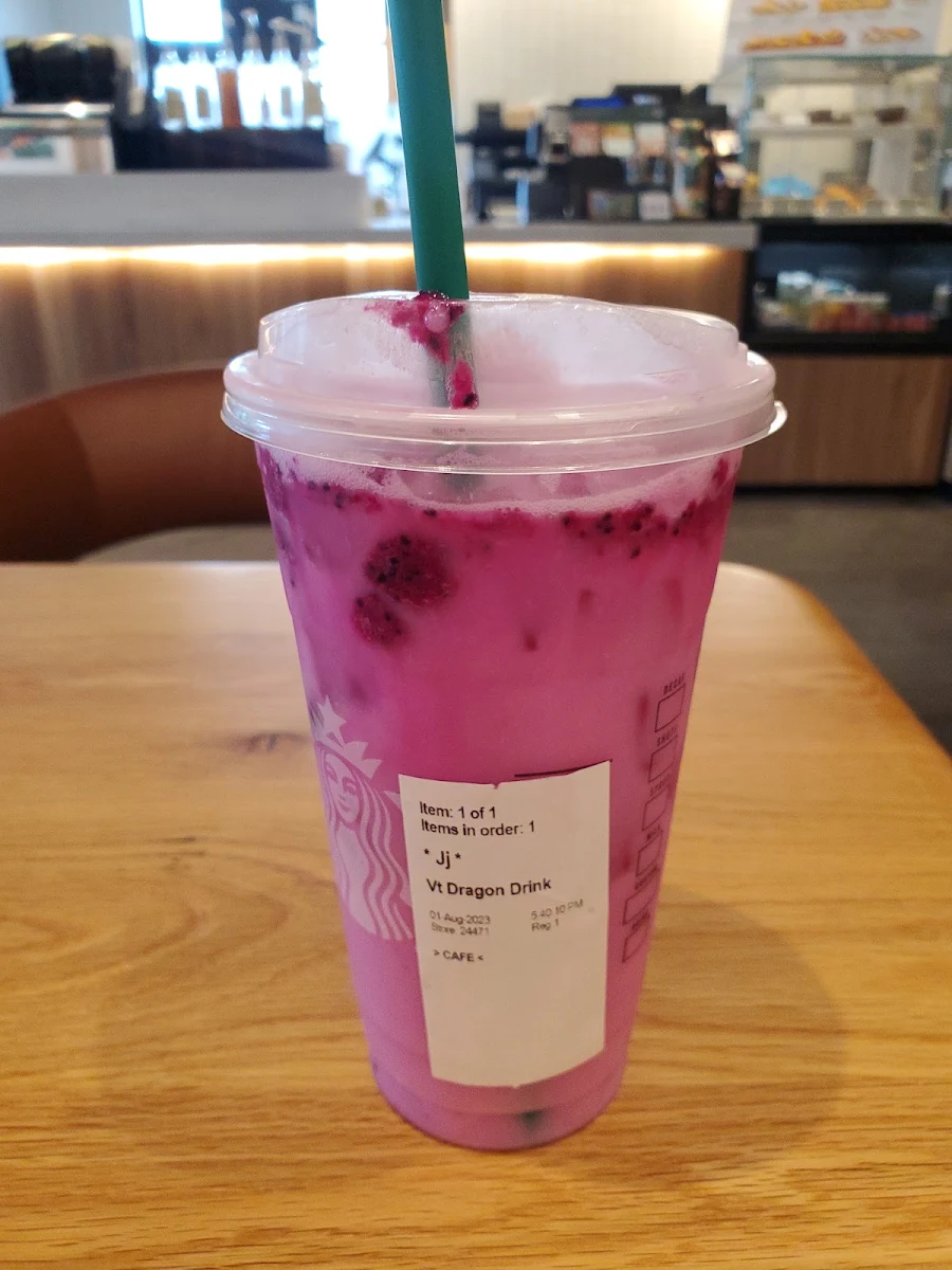 Venti Dragonfruit with Coconut Milk