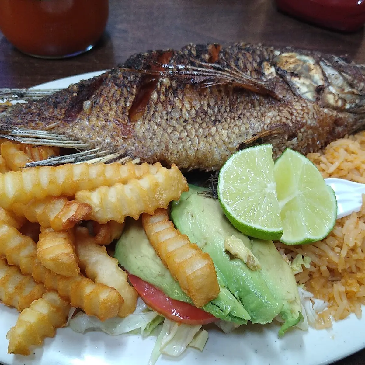 Mojarra Frita Con Papas