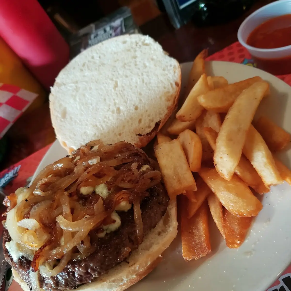 1⁄2 lb Steak Burger w Blue Cheese and Onions
