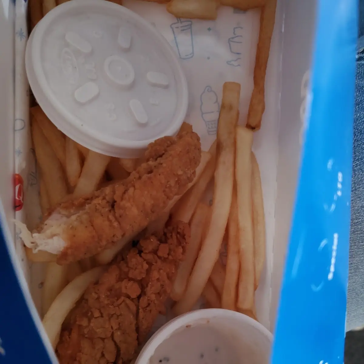 Chicken Basket with White Gravy