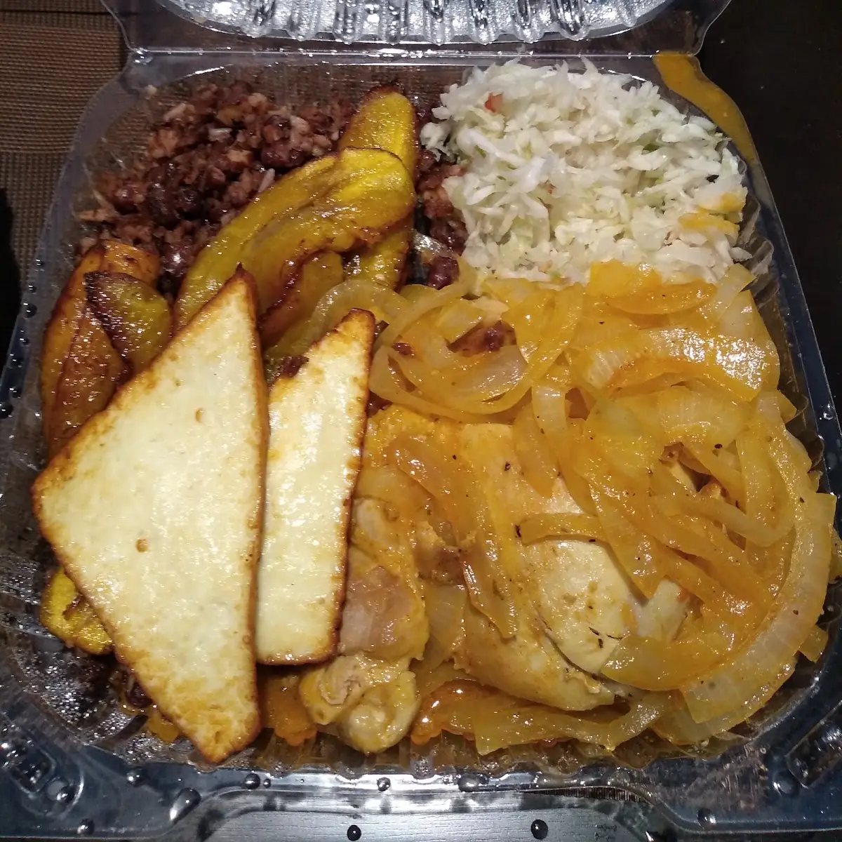 Pollo Encebollado