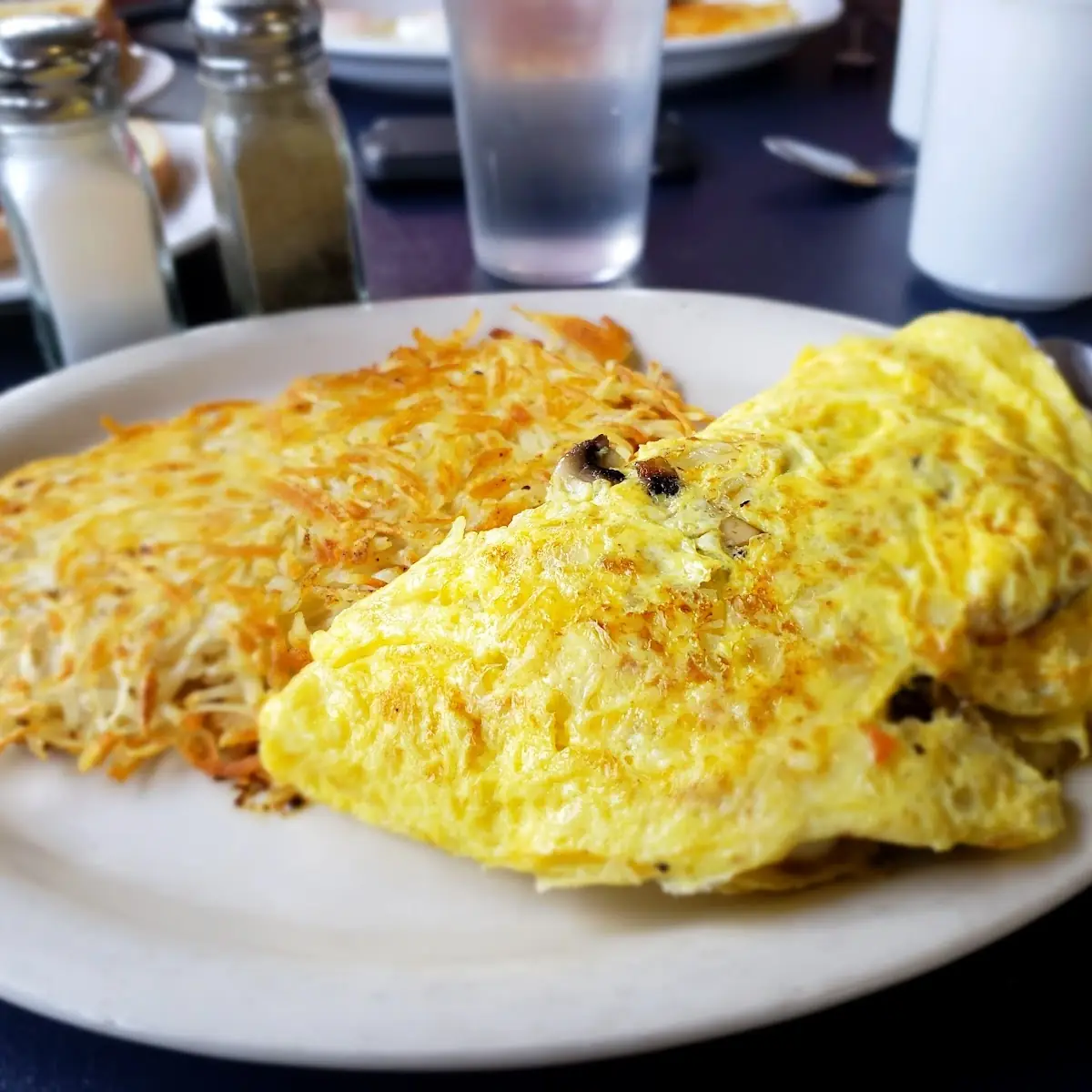 Omelet with Hash Browns
