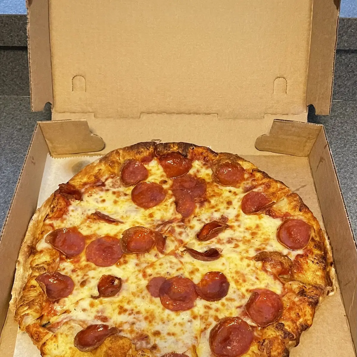 Medium Pepperoni Pizza