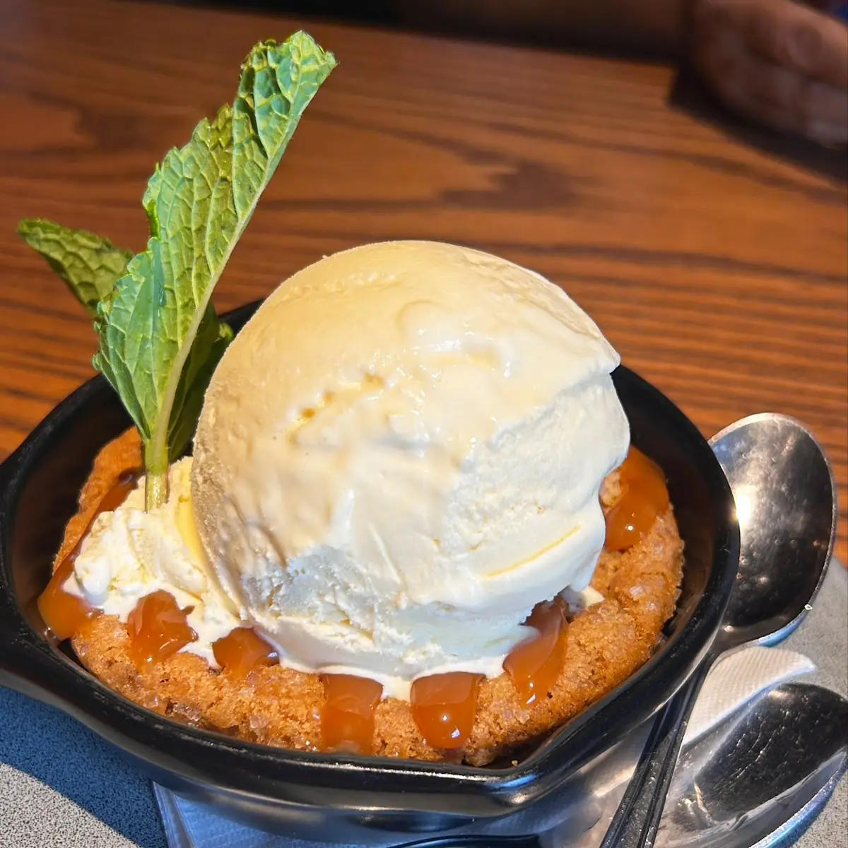 Salted Caramel Cookie Skillet