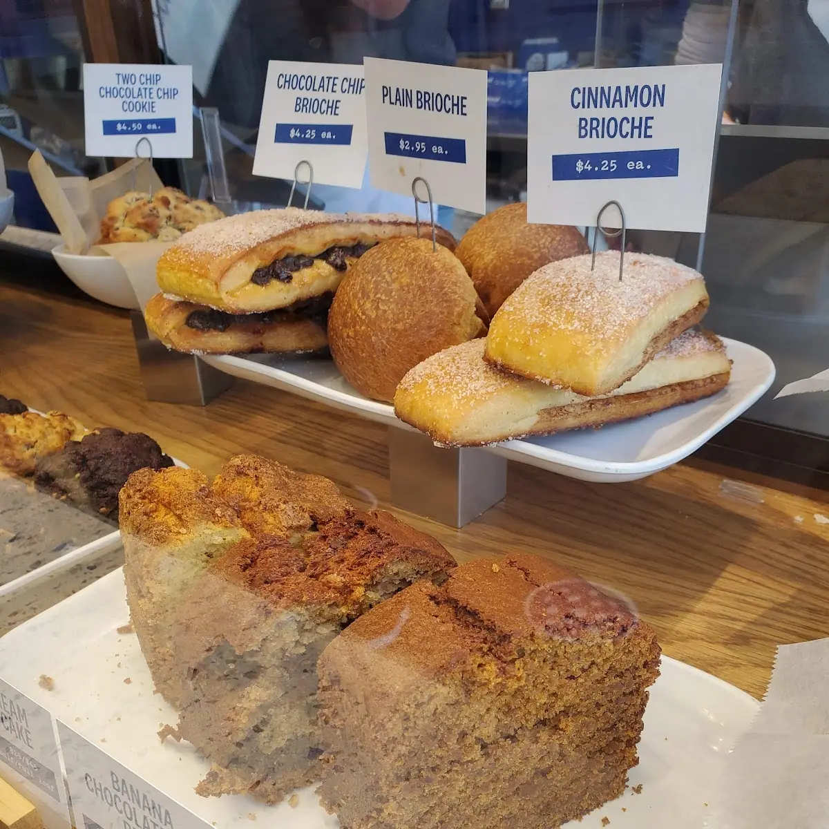 Banana Chelate Chip Banana Bread