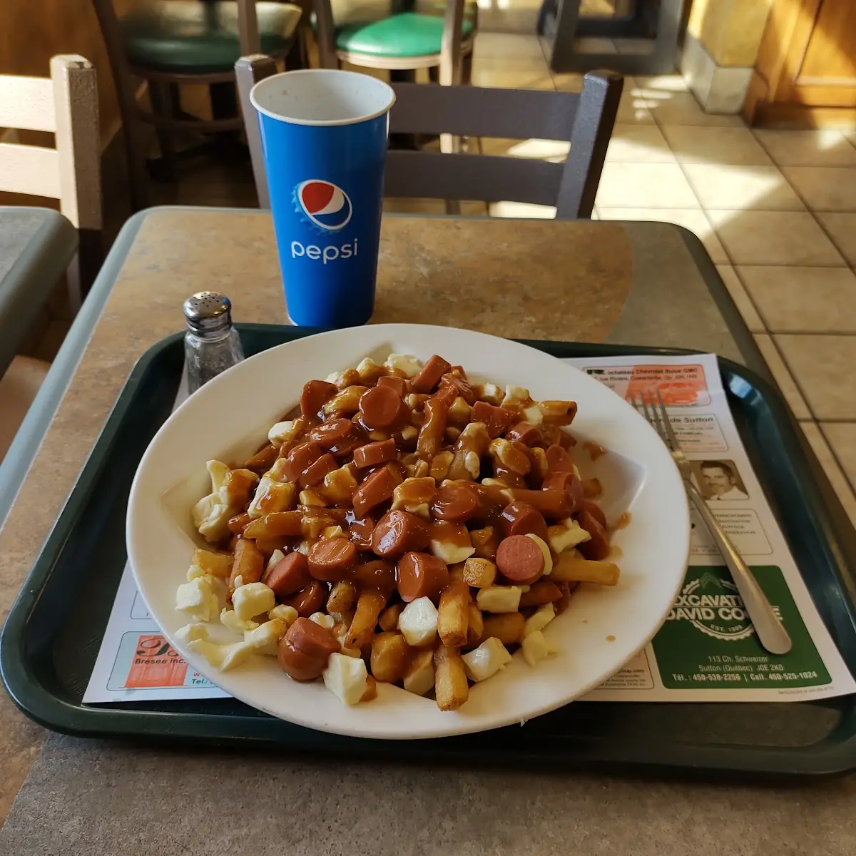 Poutine Saucisses, Resto Route 139