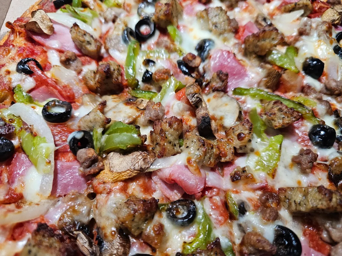 The People’S Pizza – Deluxe