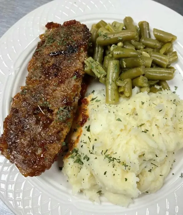 Meatloaf Dinner with Mashed Potatoes and Green Beans