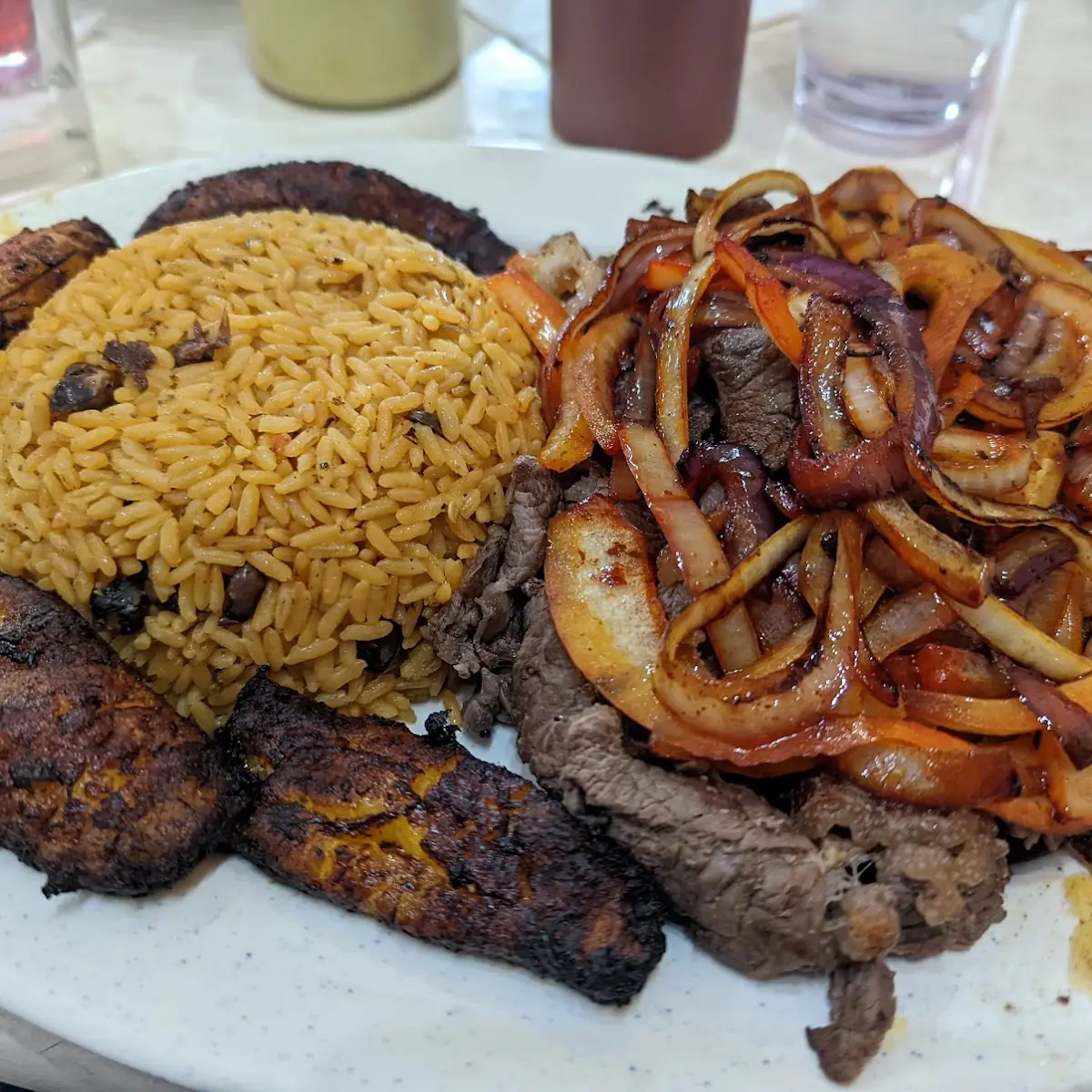 Bistec Encebollado Steak & Onions