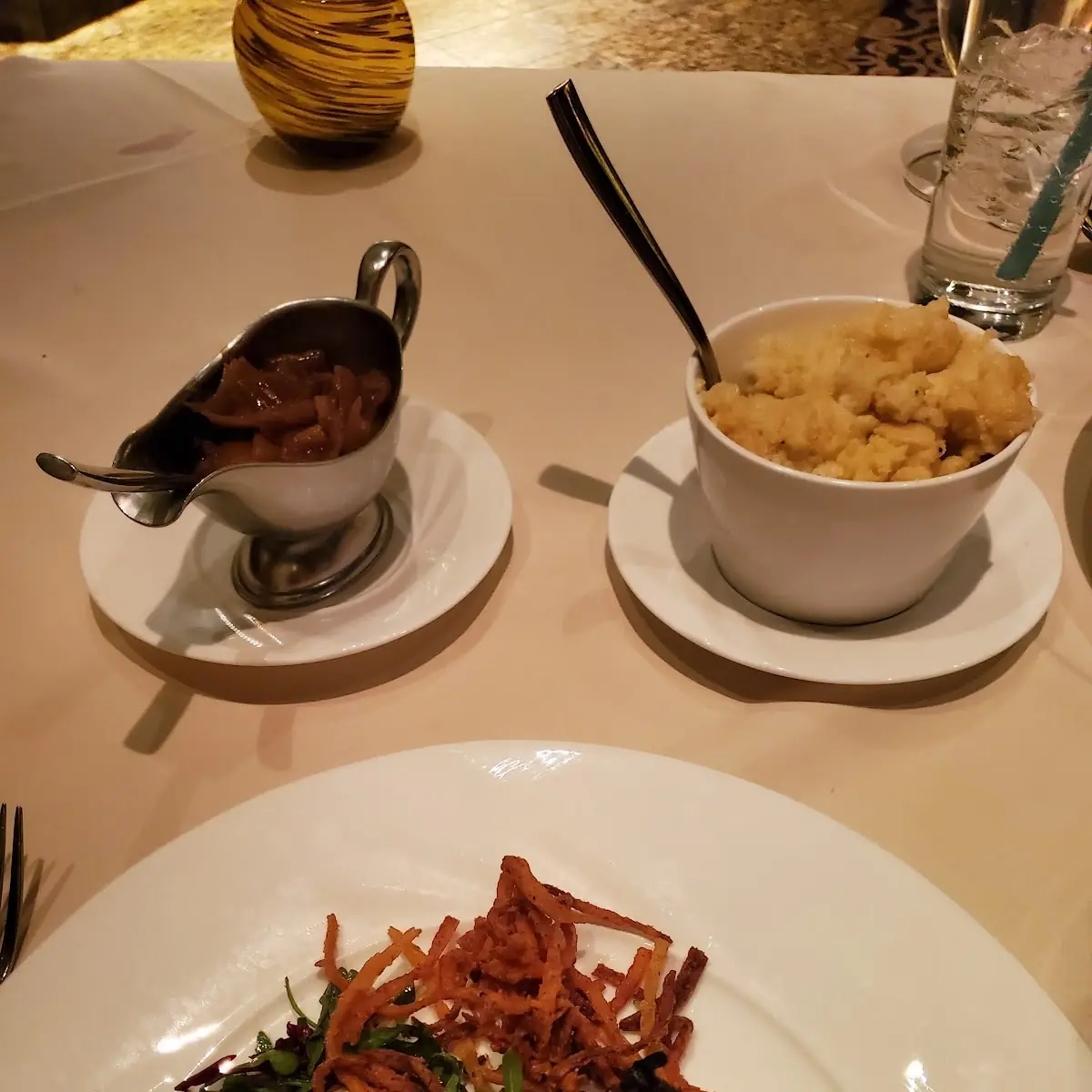 8oz Filet Mignon with Mashed Potatoes
