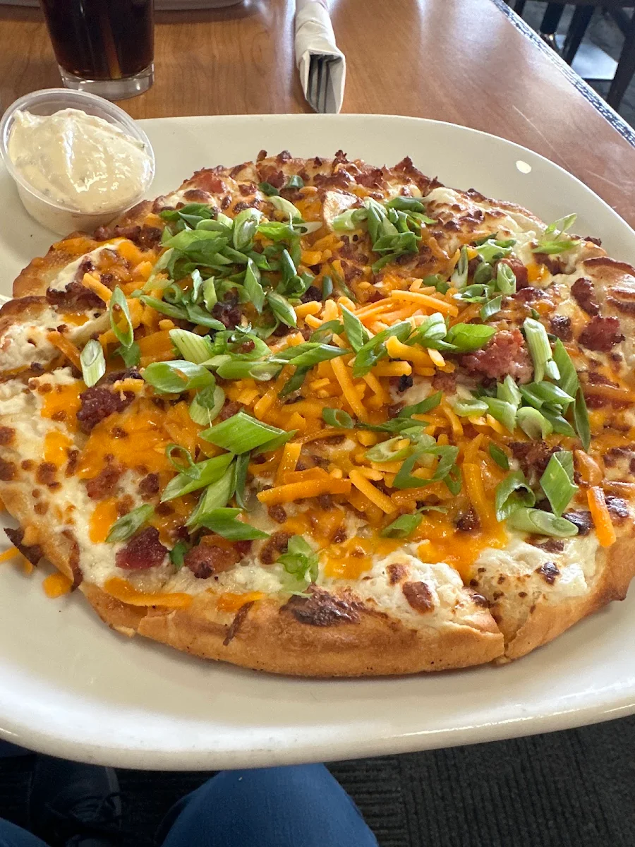 'Kickin’ Chicken Shawarma Pizza