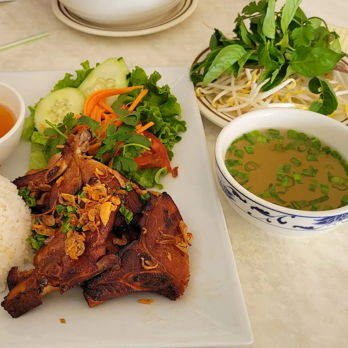 Steamed Rice with Charbroiled Pork Chop
