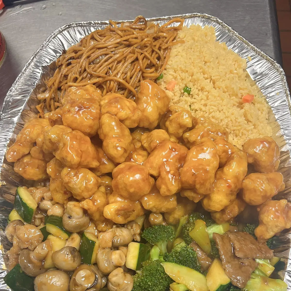 Jumbo Shrimp Scallops Chicken with Mixed Vegetables