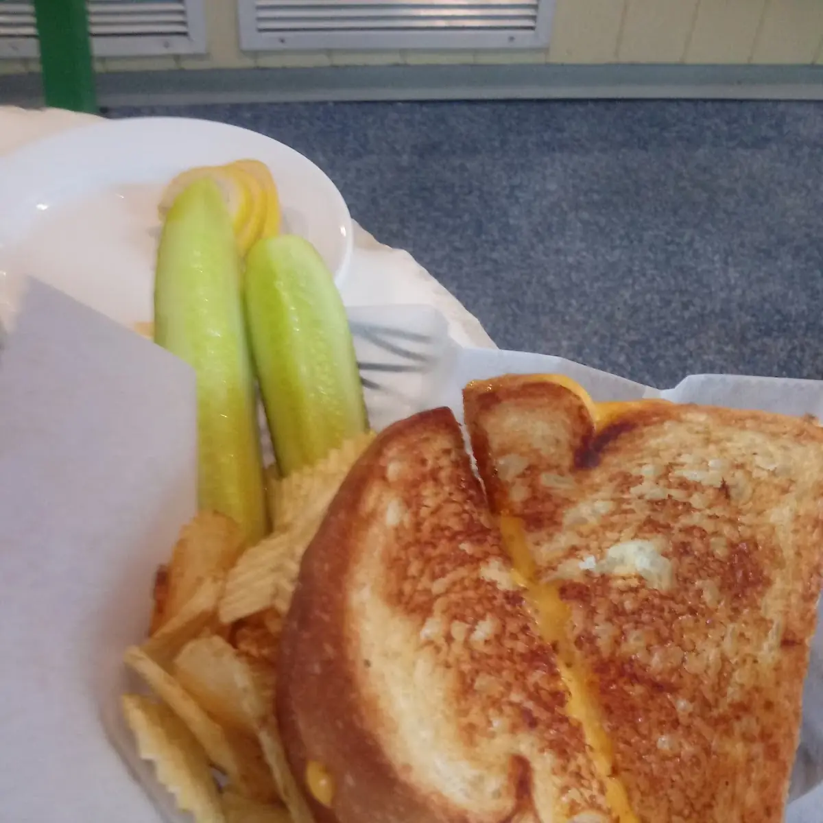 Grilled Cheese & Chips
