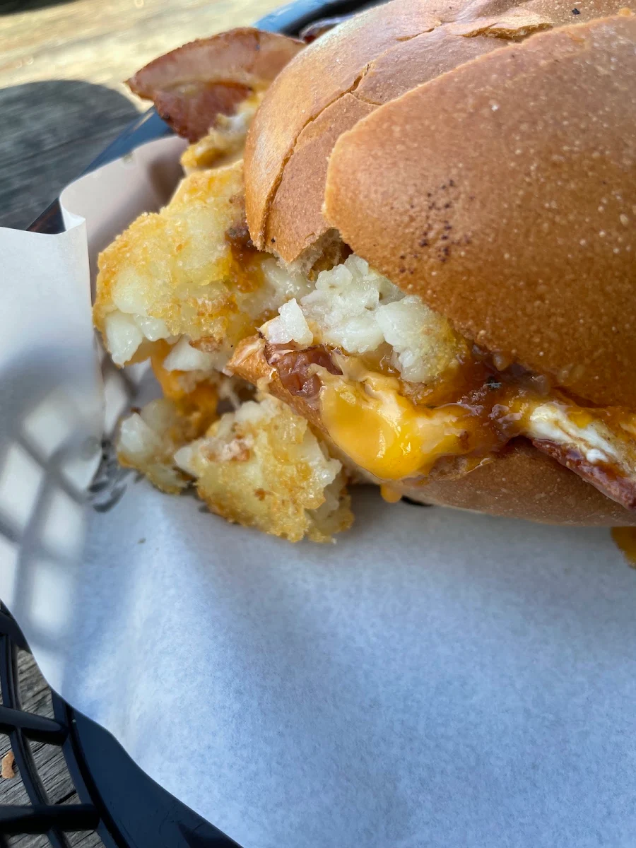 Extra Cheese, Shaka Cafe