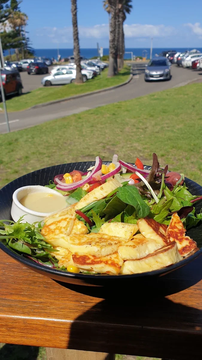 Grilled Halloumi Salad, Shaka Cafe