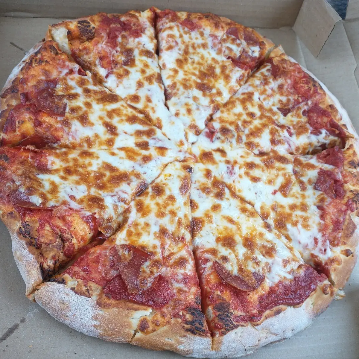 Large Pepperoni Pizza