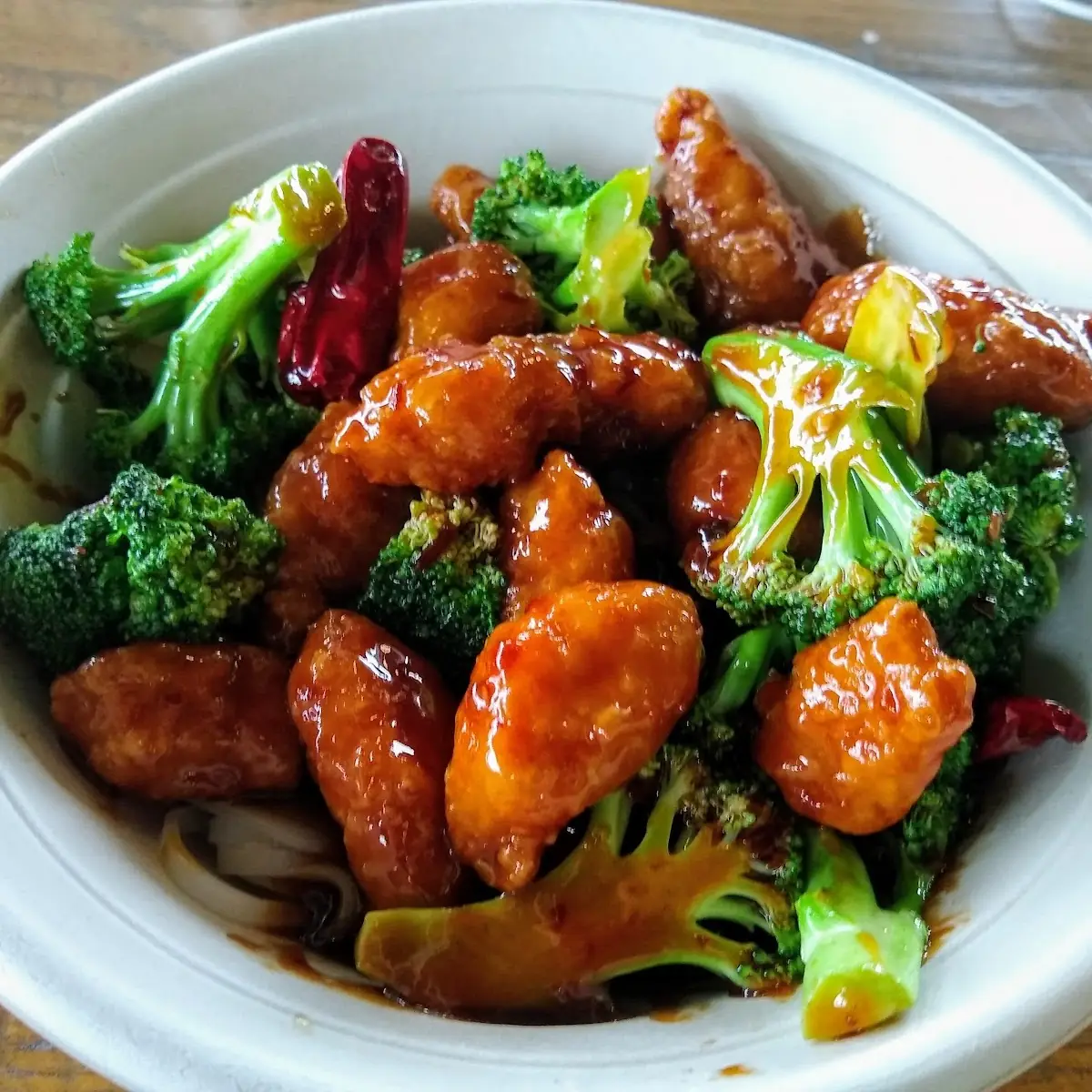 General TSO's Chicken with Flat Rice Noodles